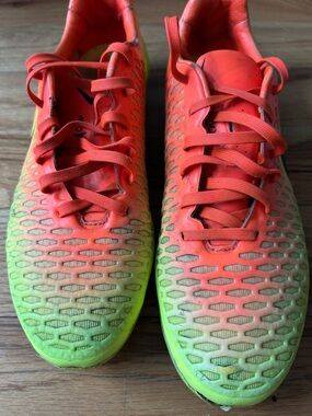 Nike Magista Opus Obra/Orange/Yellow Soccer Cleats. Size 9